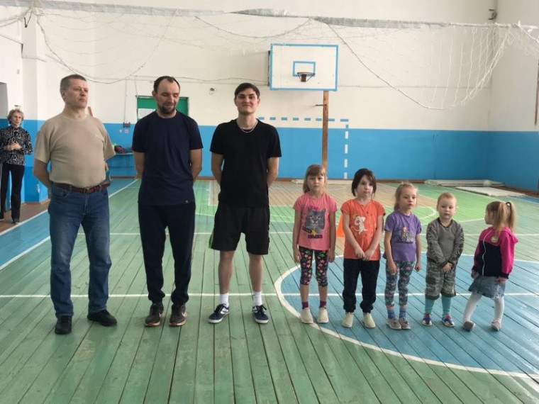 Спортивный праздник в дошкольной группе "Папа и я - ГТОшкины друзья".